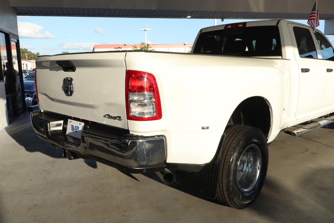 RAM 3500 Tradesman 4x4 Crew Cab 8' Box 2019