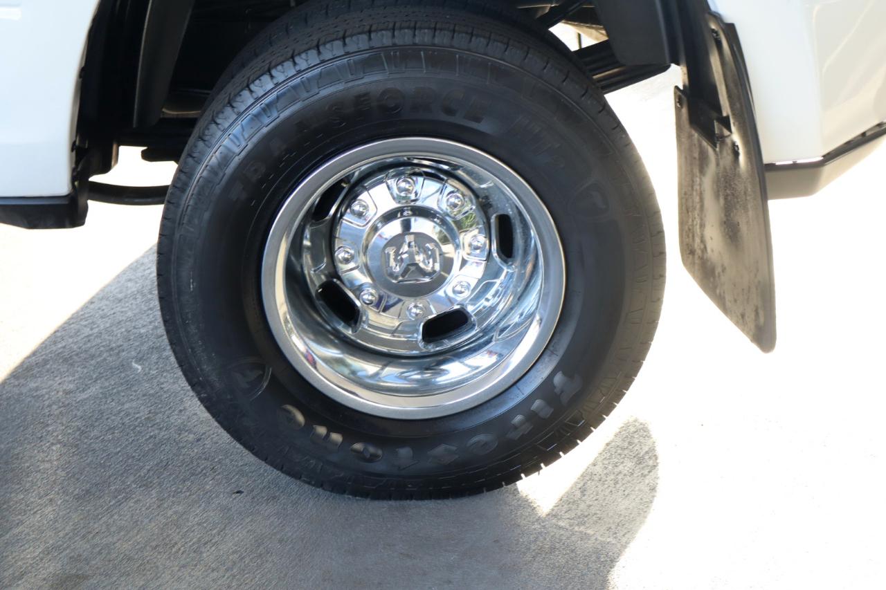 RAM 3500 Tradesman 4x4 Crew Cab 8' Box 2019