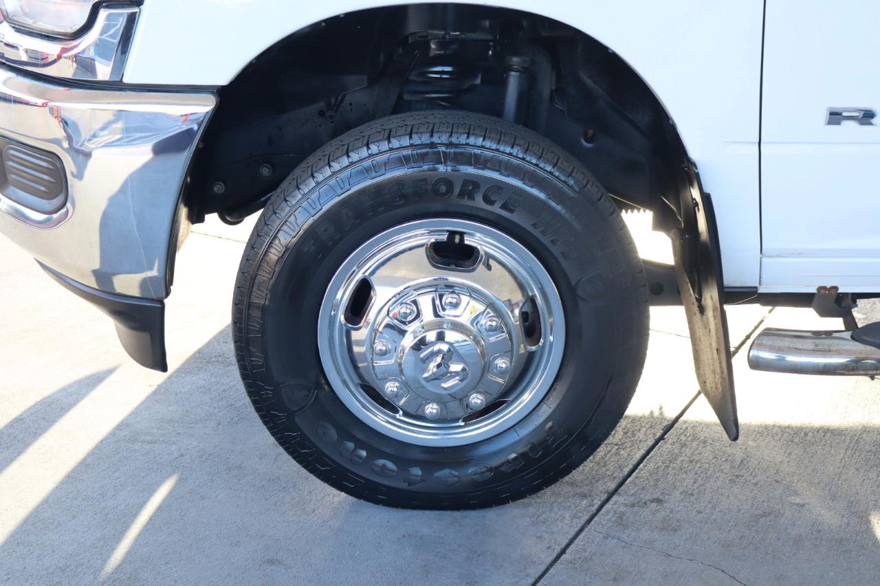 RAM 3500 Tradesman 4x4 Crew Cab 8' Box 2019
