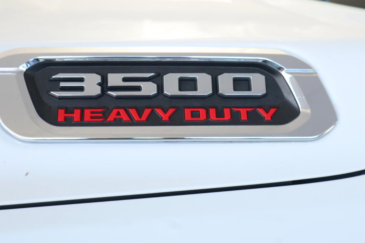RAM 3500 Tradesman 4x4 Crew Cab 8' Box 2019