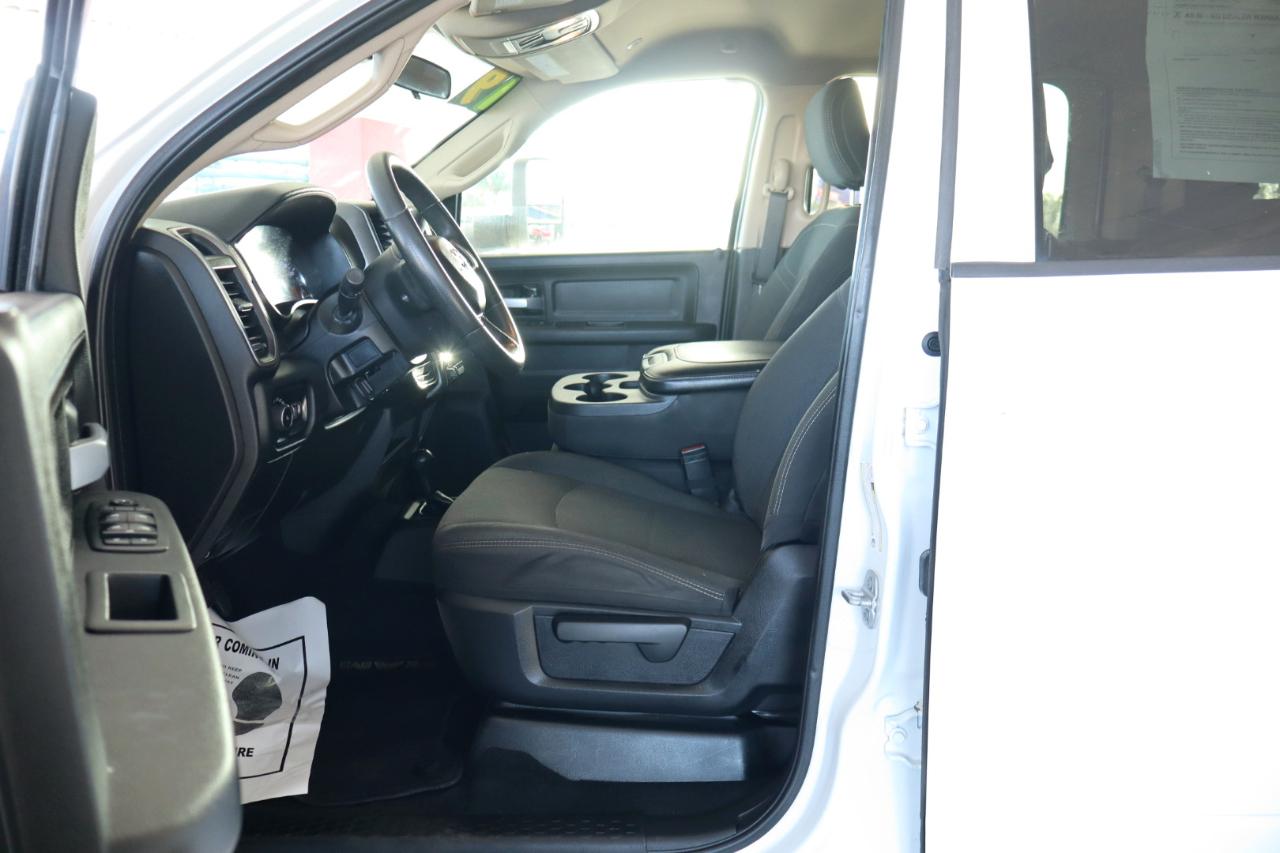 RAM 3500 Tradesman 4x4 Crew Cab 8' Box 2019
