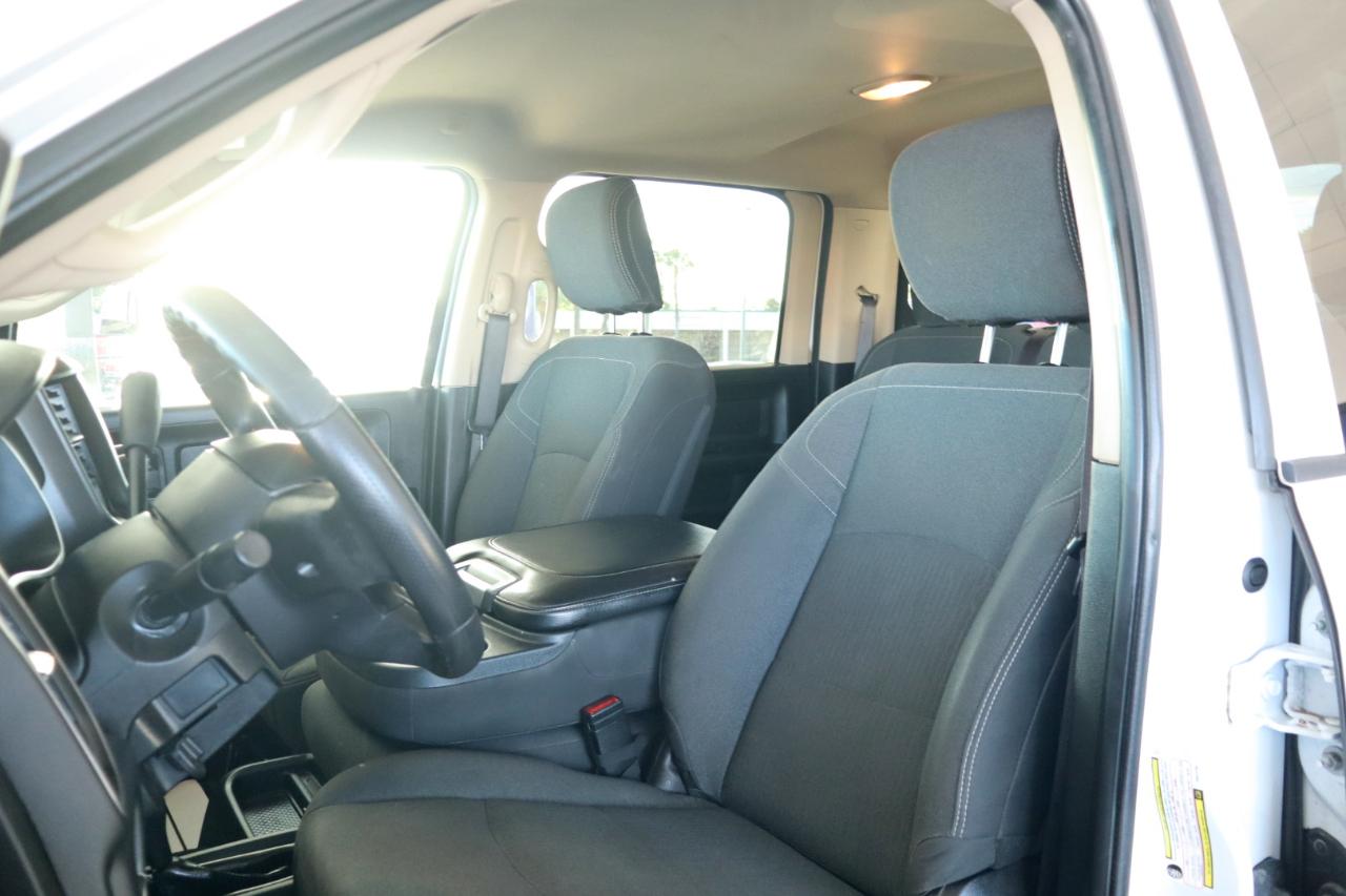 RAM 3500 Tradesman 4x4 Crew Cab 8' Box 2019
