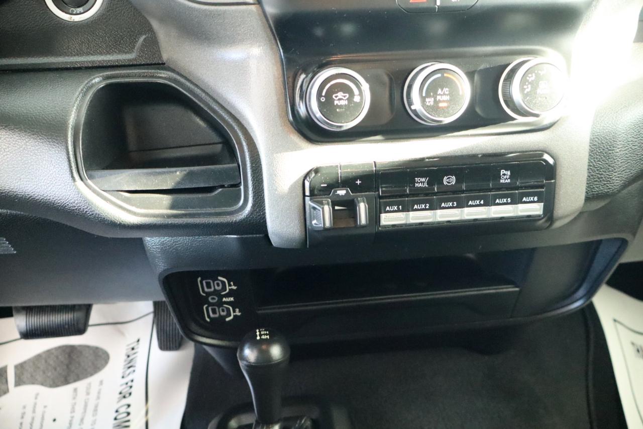 RAM 3500 Tradesman 4x4 Crew Cab 8' Box 2019