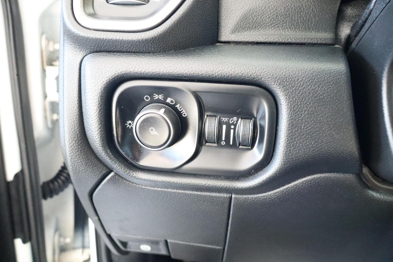 RAM 3500 Tradesman 4x4 Crew Cab 8' Box 2019