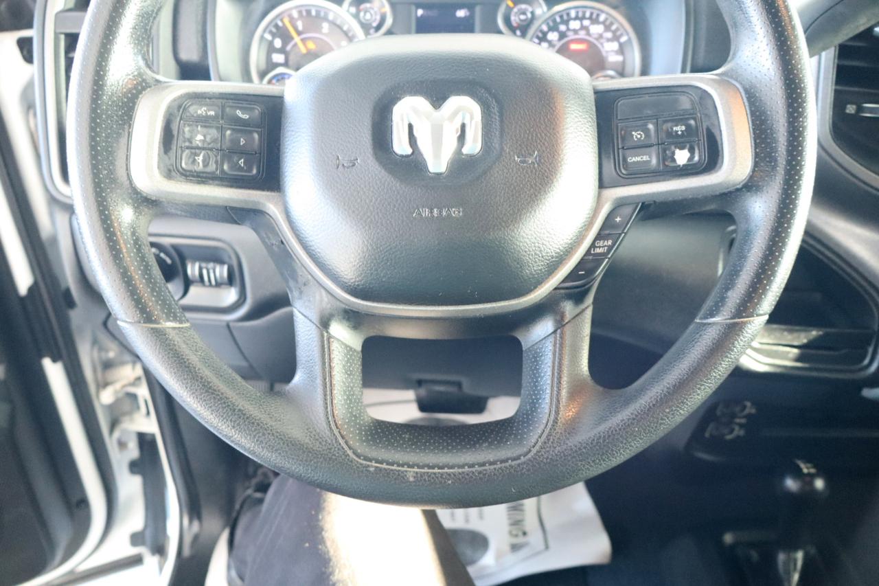 RAM 3500 Tradesman 4x4 Crew Cab 8' Box 2019