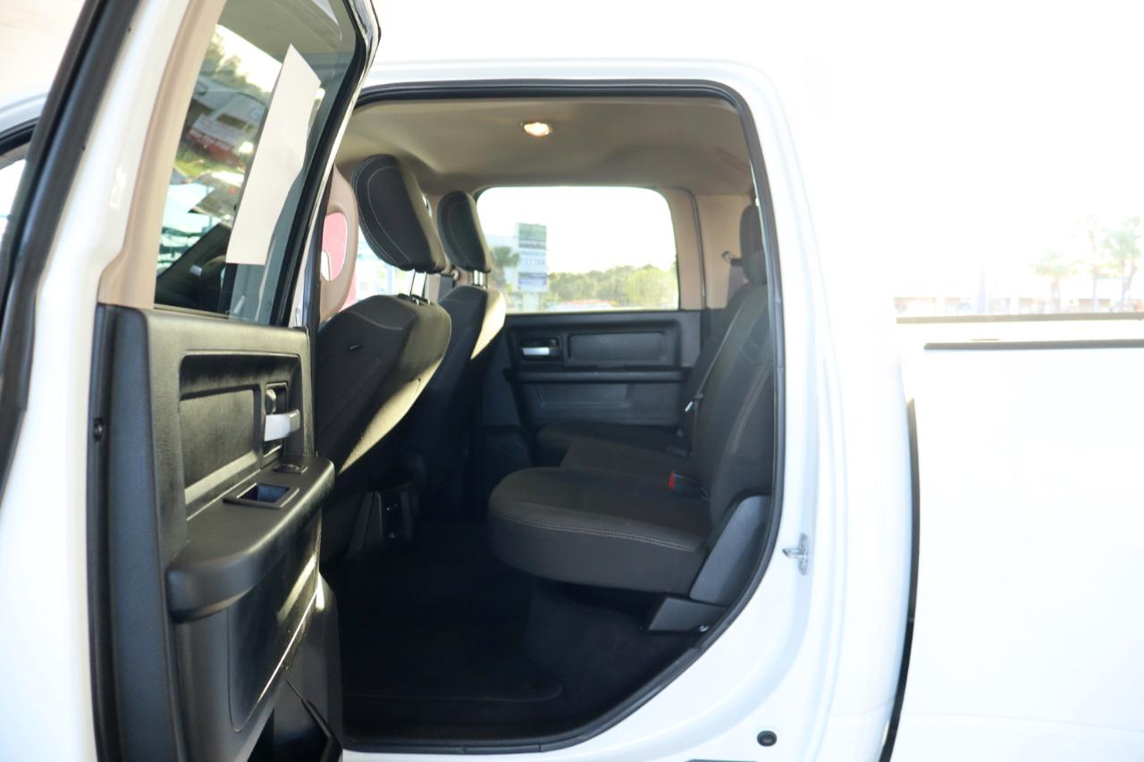 RAM 3500 Tradesman 4x4 Crew Cab 8' Box 2019