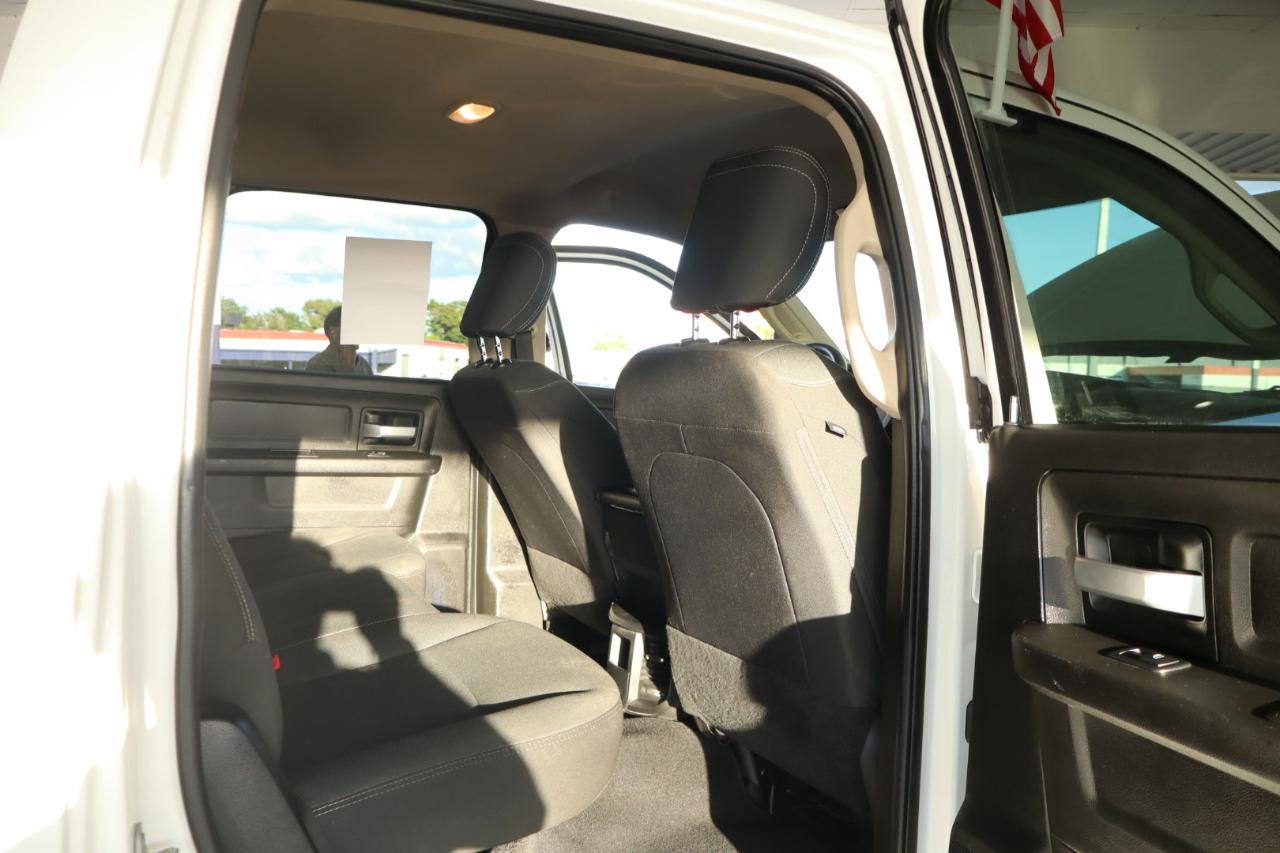 RAM 3500 Tradesman 4x4 Crew Cab 8' Box 2019