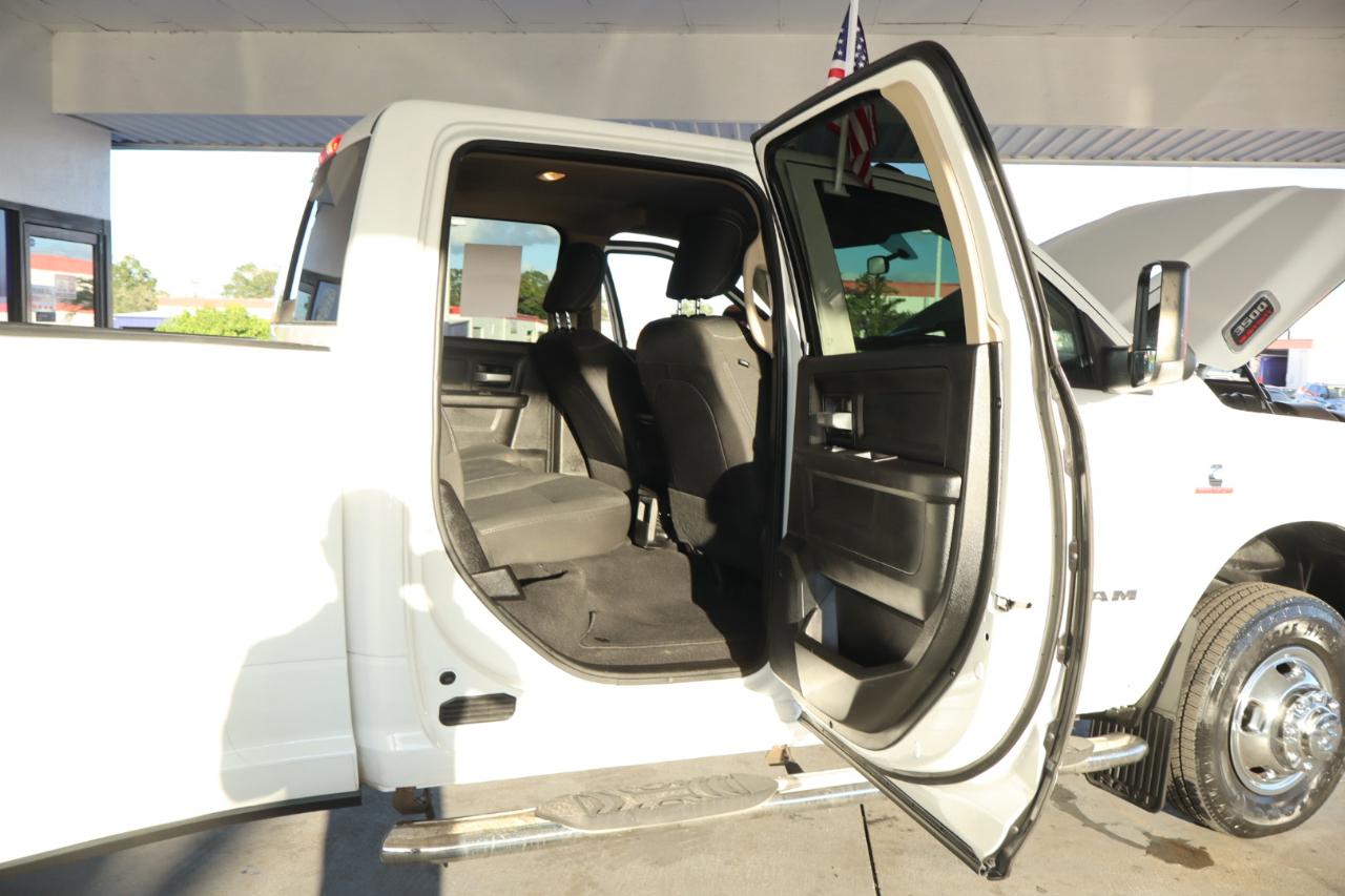 RAM 3500 Tradesman 4x4 Crew Cab 8' Box 2019
