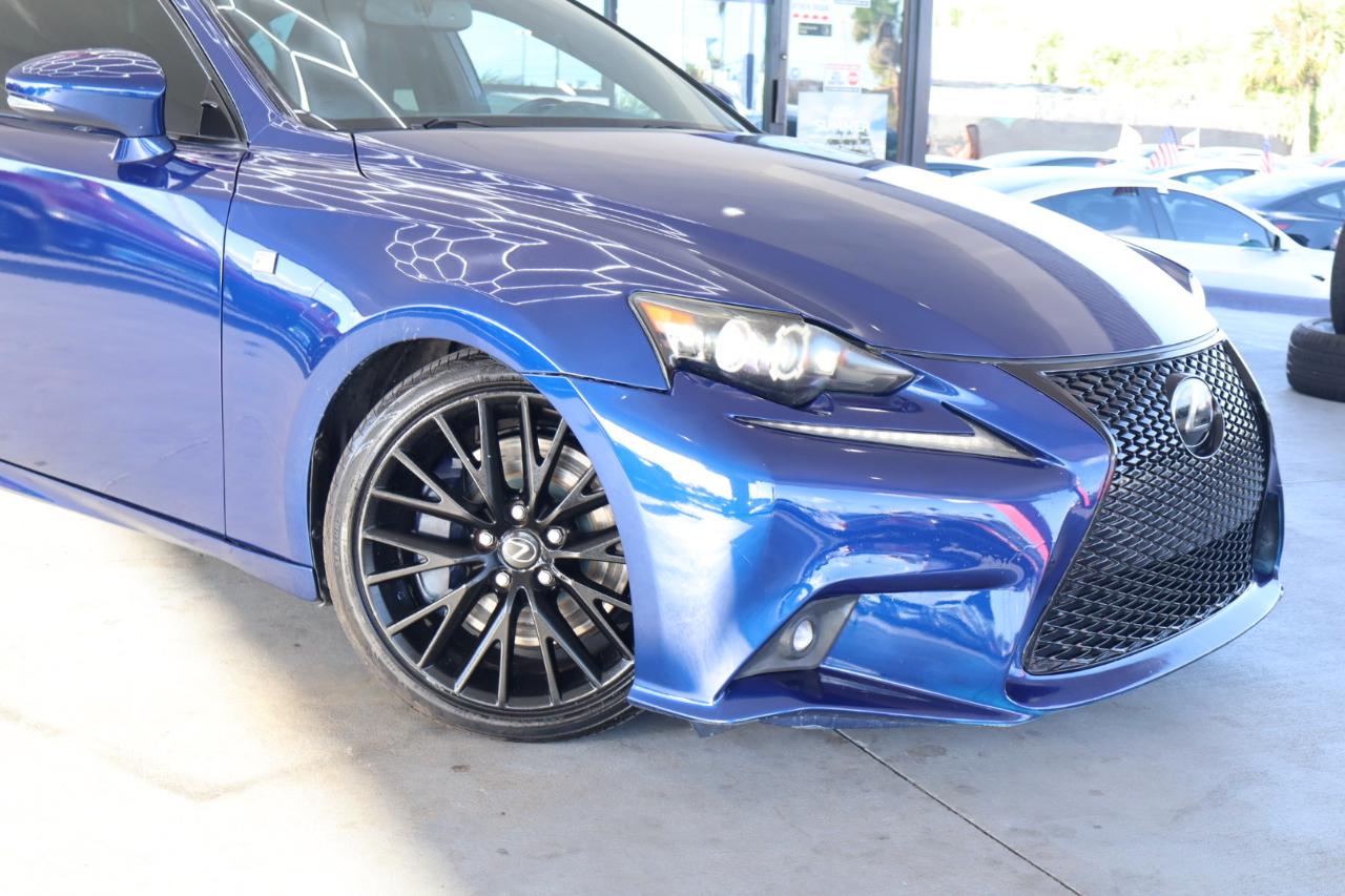 Lexus IS 300 4dr Sdn AWD 2016