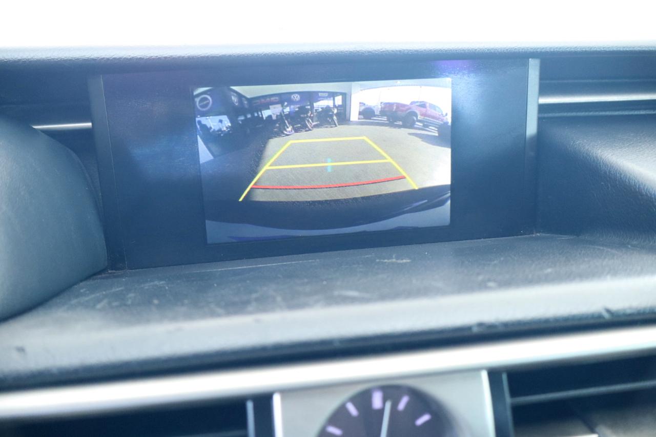 Lexus IS 300 4dr Sdn AWD 2016