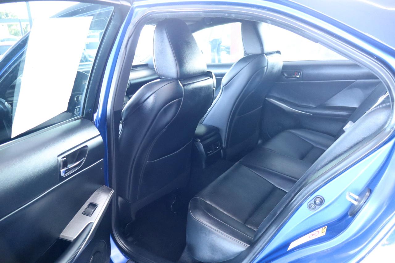 Lexus IS 300 4dr Sdn AWD 2016