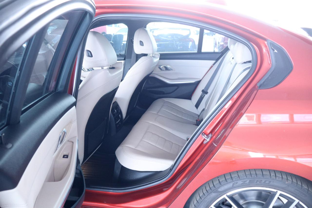 BMW 3 Series 330i Sedan 2019