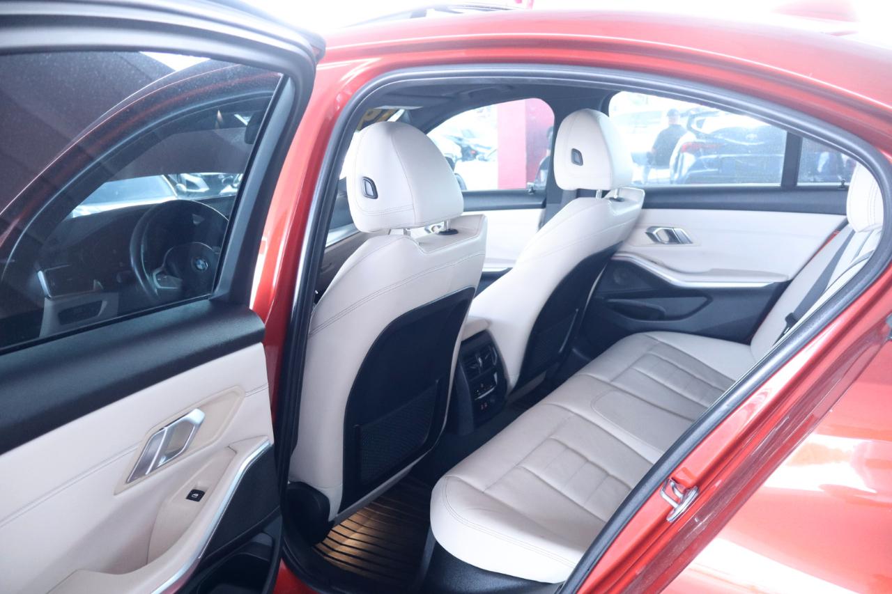 BMW 3 Series 330i Sedan 2019