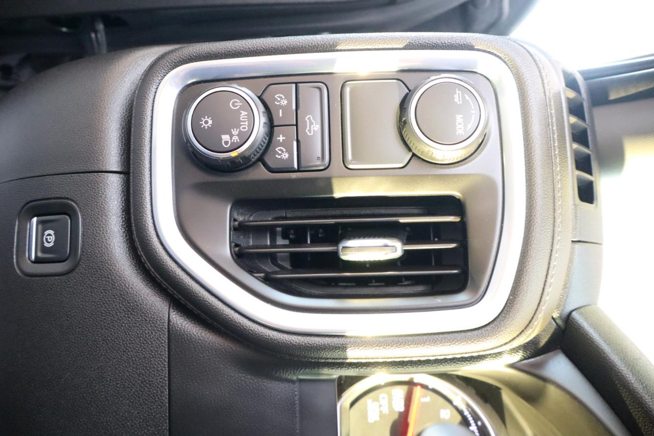 Chevrolet Silverado 1500 2WD Crew Cab 147" LT 2021
