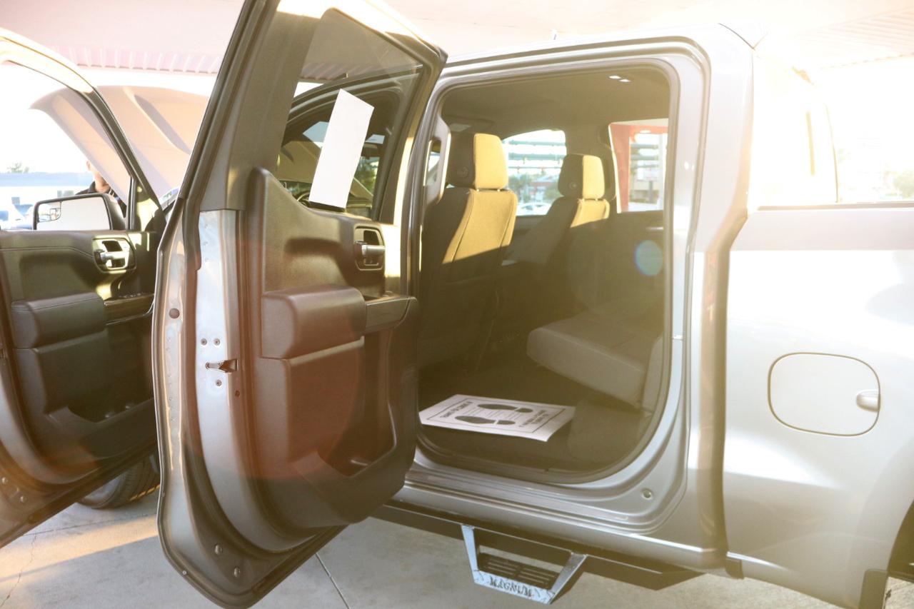 Chevrolet Silverado 1500 2WD Crew Cab 147" LT 2021