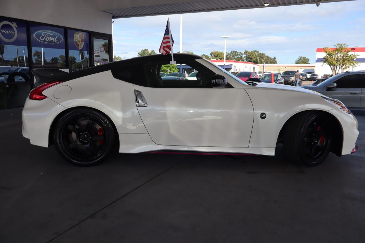 Nissan 370Z Coupe NISMO Manual 2017