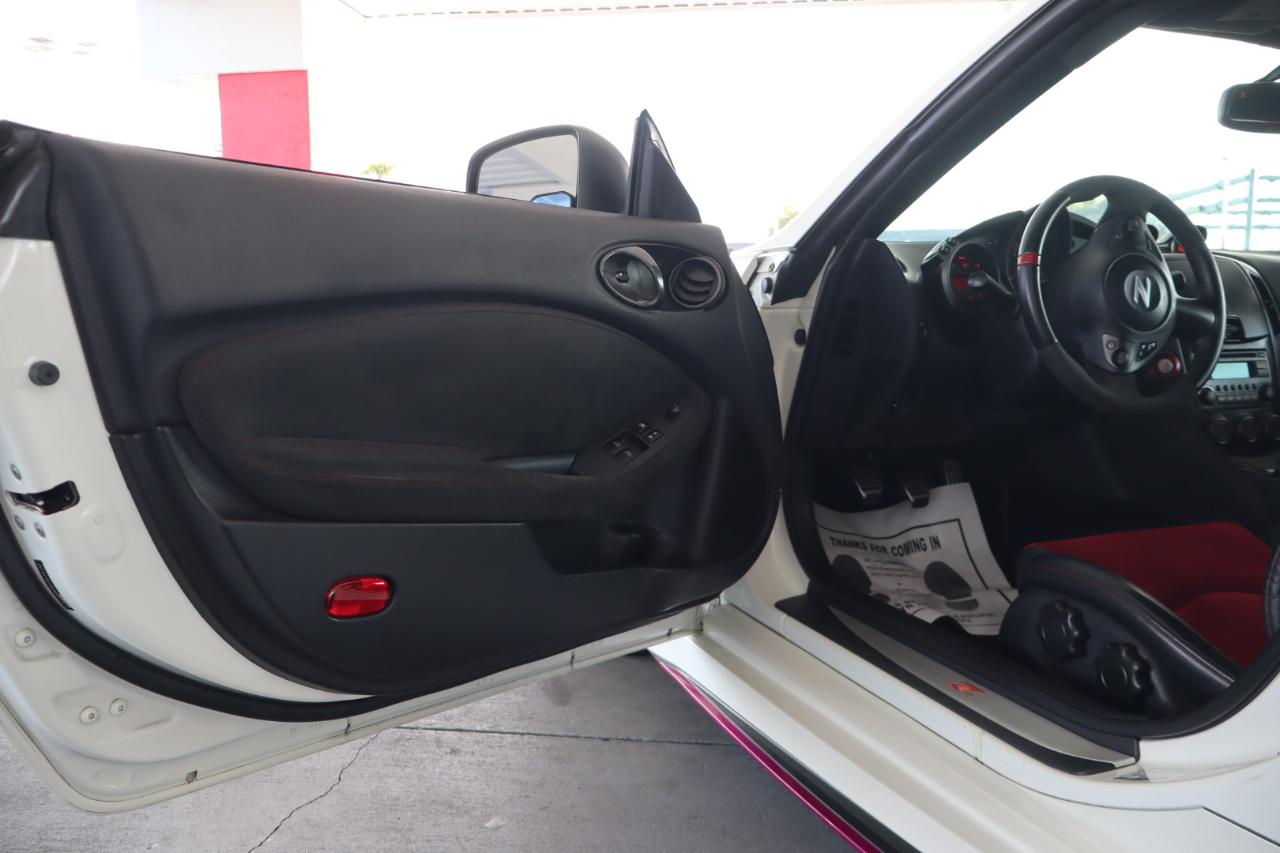 Nissan 370Z Coupe NISMO Manual 2017