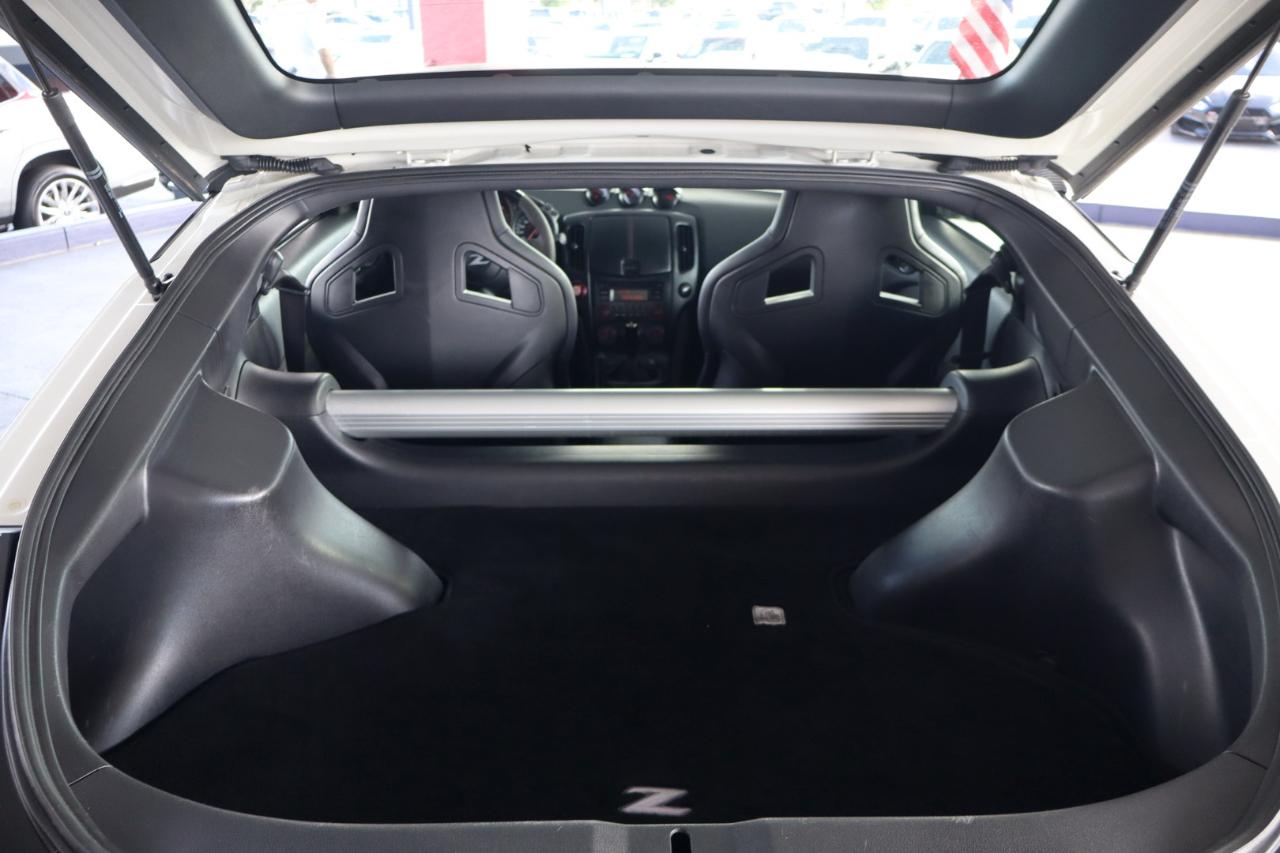 Nissan 370Z Coupe NISMO Manual 2017