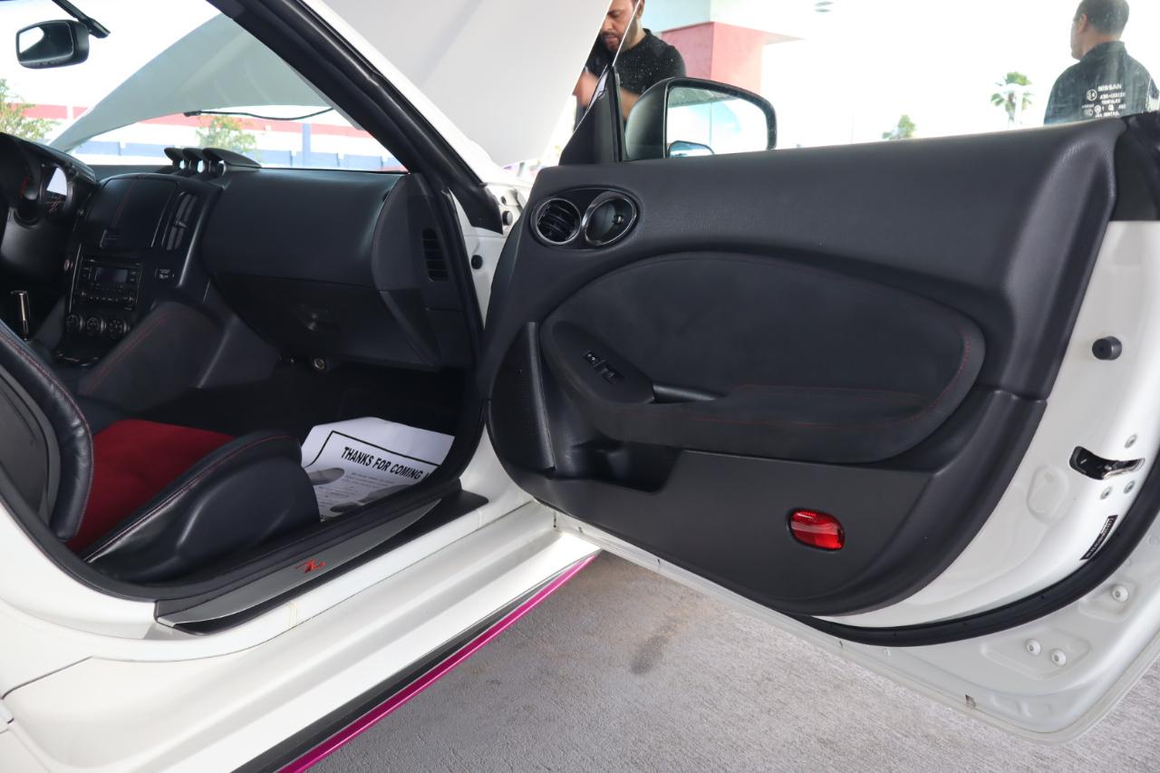 Nissan 370Z Coupe NISMO Manual 2017
