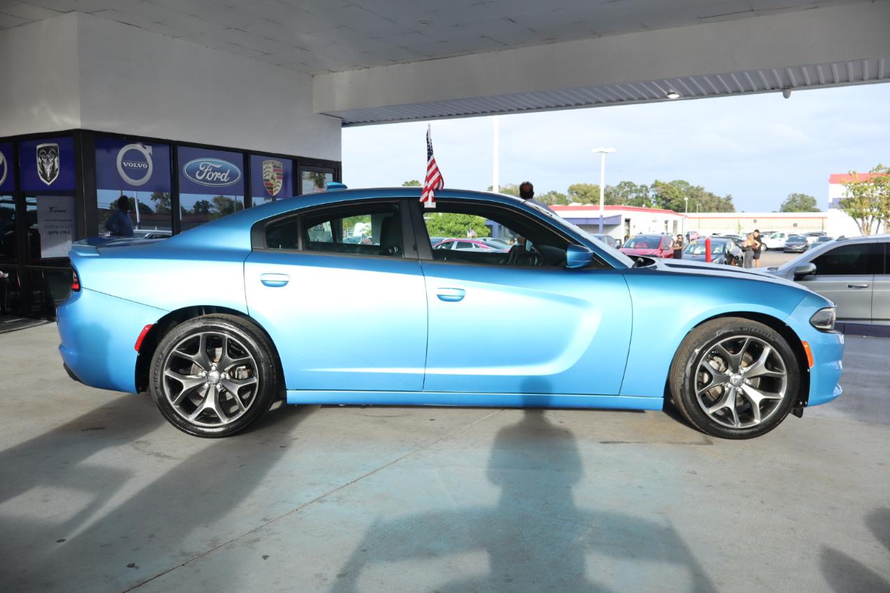 Dodge Charger 4dr Sdn SXT RWD 2016