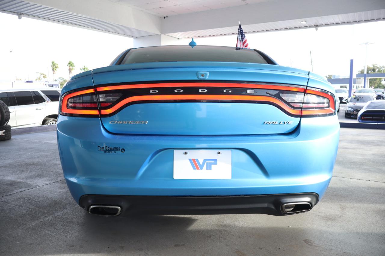 Dodge Charger 4dr Sdn SXT RWD 2016