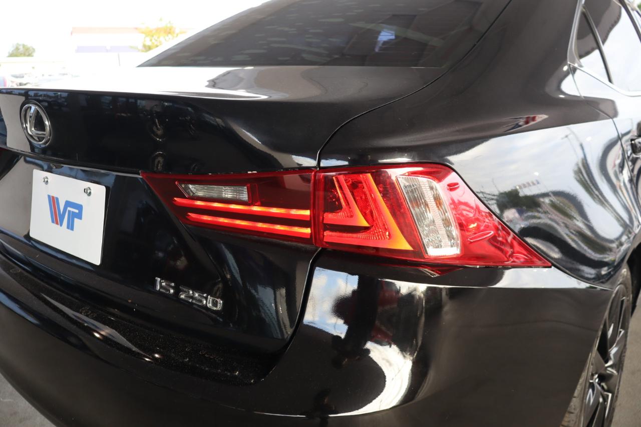 Lexus IS 250 4dr Sport Sdn RWD 2015