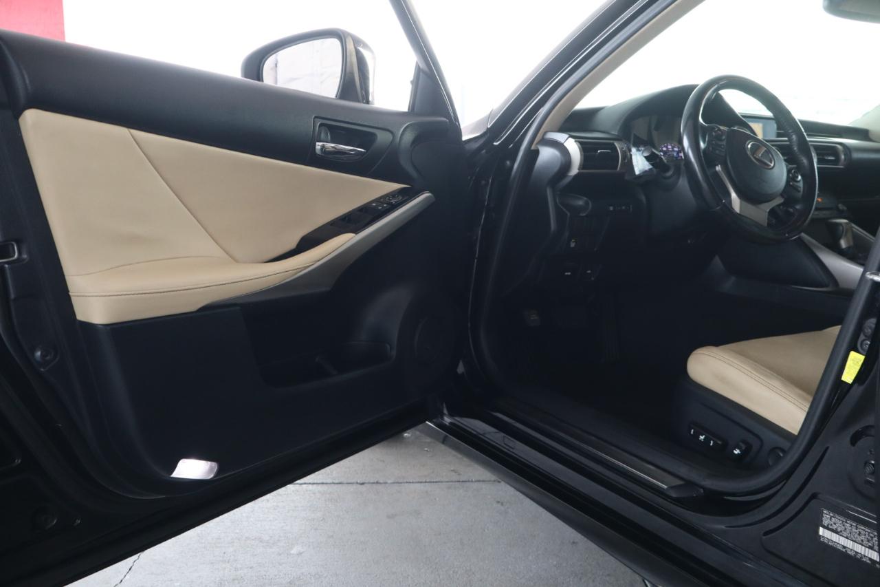 Lexus IS 250 4dr Sport Sdn RWD 2015