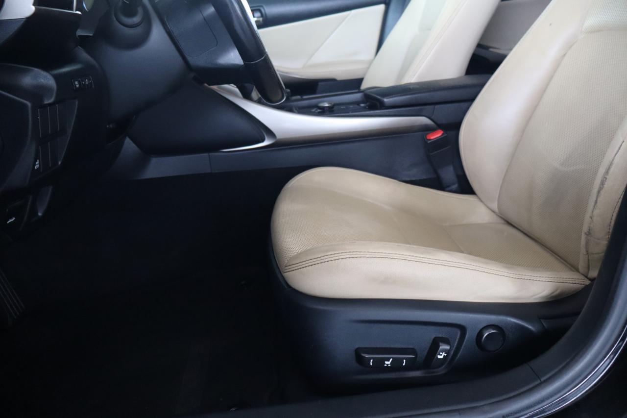 Lexus IS 250 4dr Sport Sdn RWD 2015