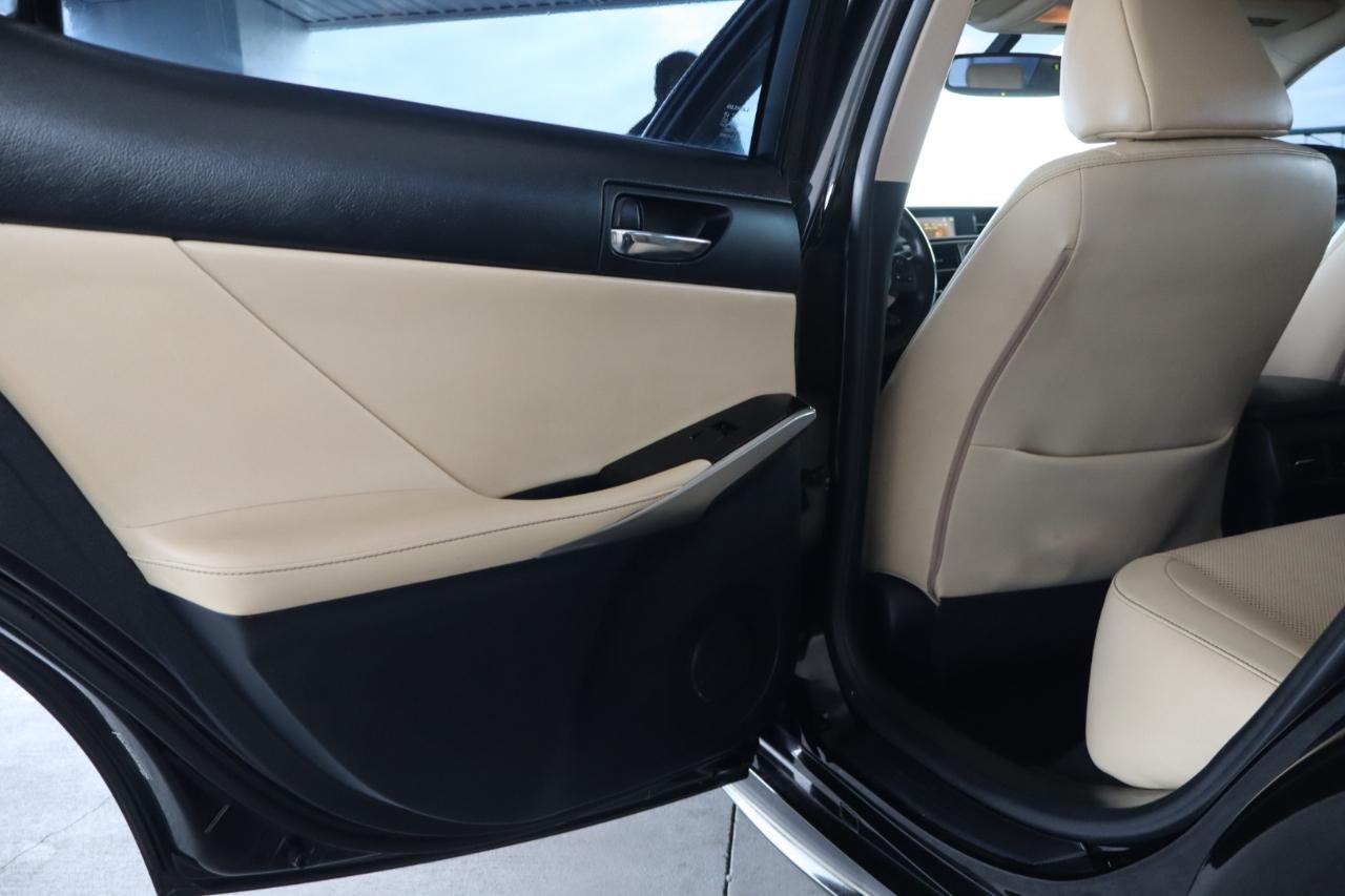 Lexus IS 250 4dr Sport Sdn RWD 2015