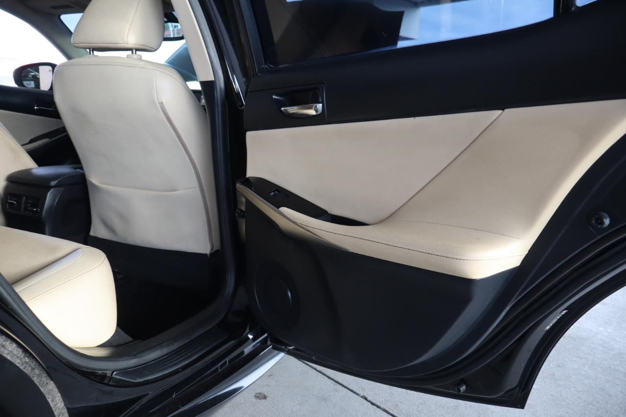 Lexus IS 250 4dr Sport Sdn RWD 2015