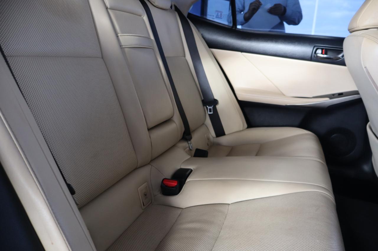 Lexus IS 250 4dr Sport Sdn RWD 2015