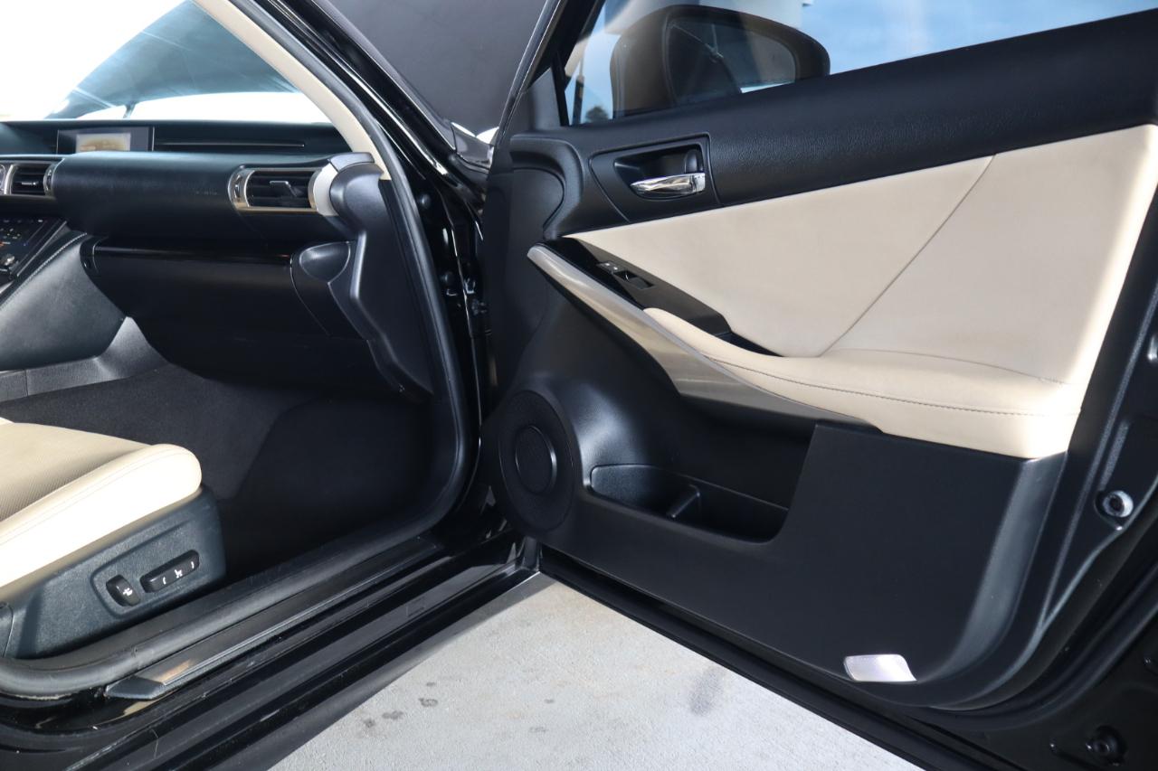 Lexus IS 250 4dr Sport Sdn RWD 2015
