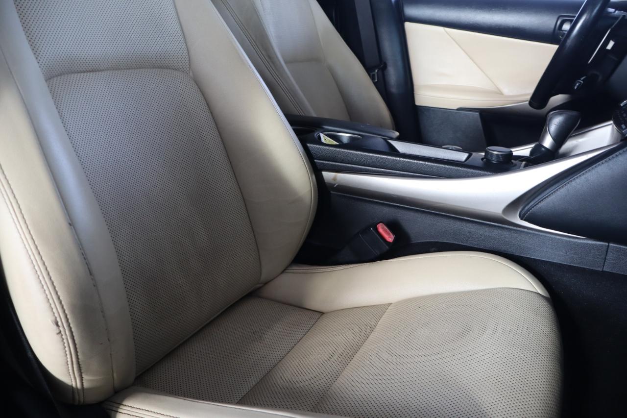 Lexus IS 250 4dr Sport Sdn RWD 2015