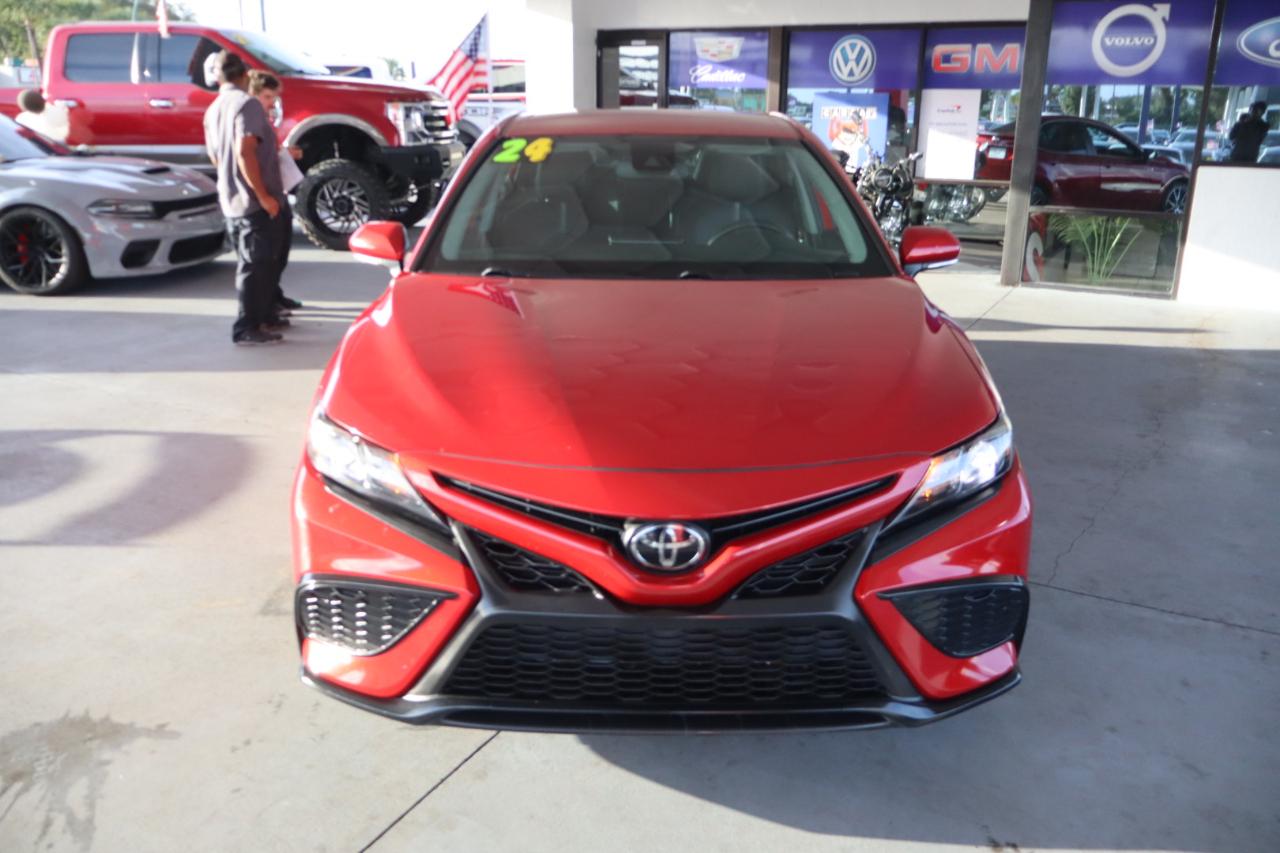 Toyota Camry SE Auto (Natl) 2024