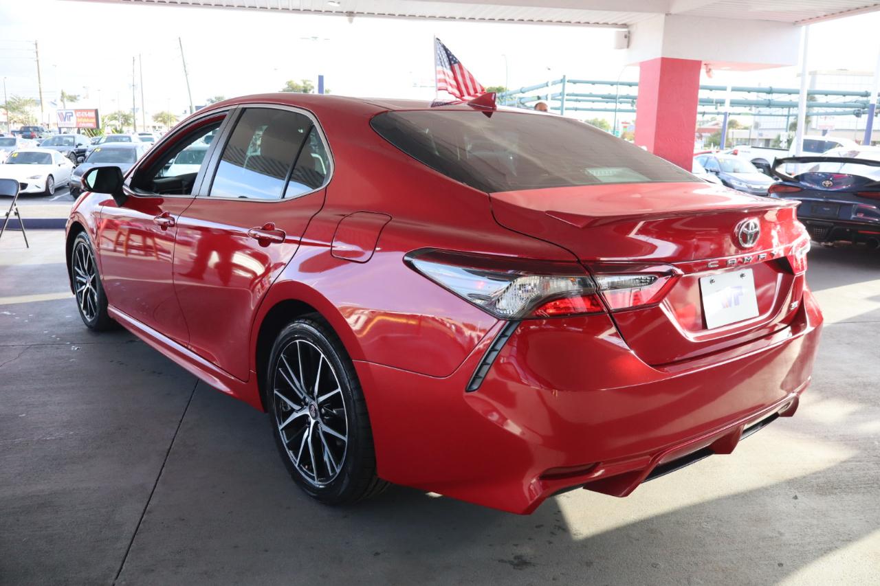 Toyota Camry SE Auto (Natl) 2024
