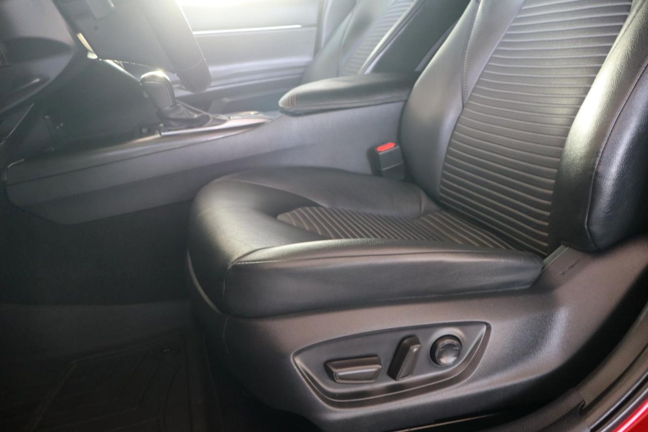 Toyota Camry SE Auto (Natl) 2024
