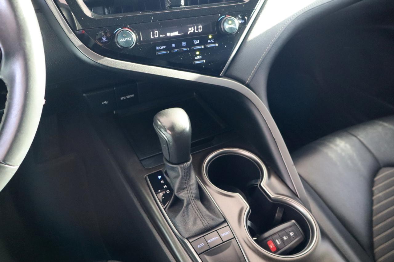 Toyota Camry SE Auto (Natl) 2024