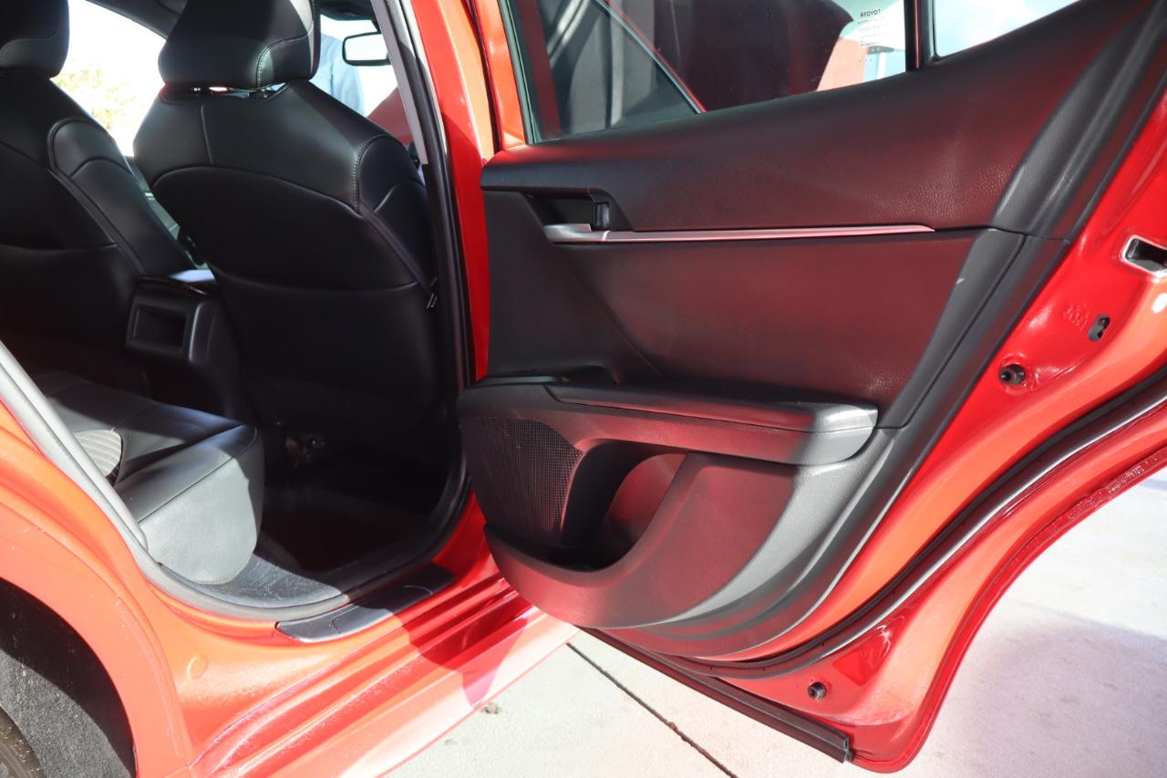 Toyota Camry SE Auto (Natl) 2024