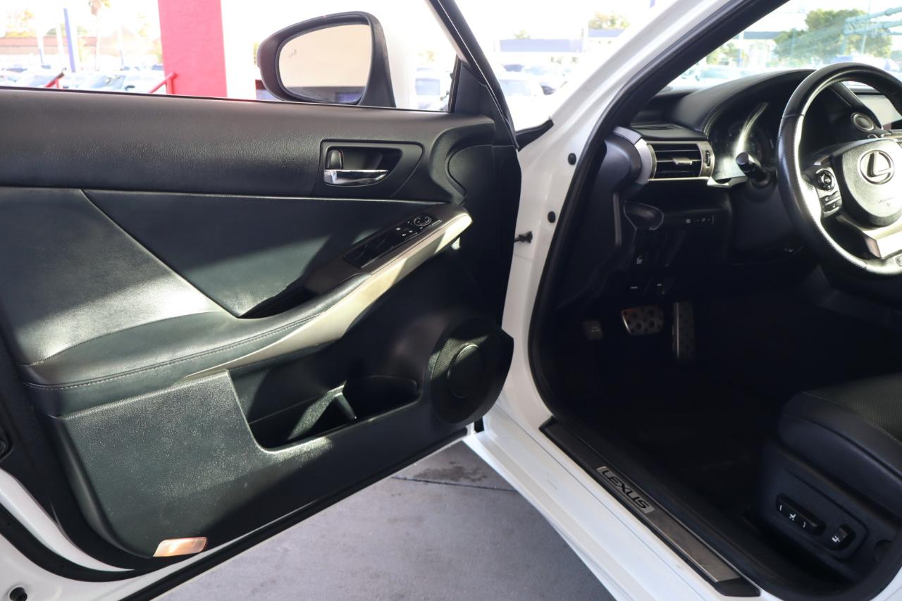 Lexus IS 350 4dr Sdn RWD 2015
