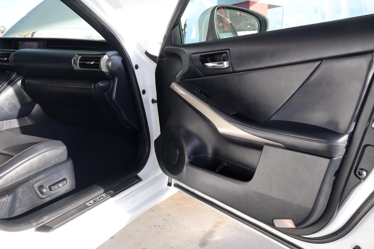 Lexus IS 350 4dr Sdn RWD 2015