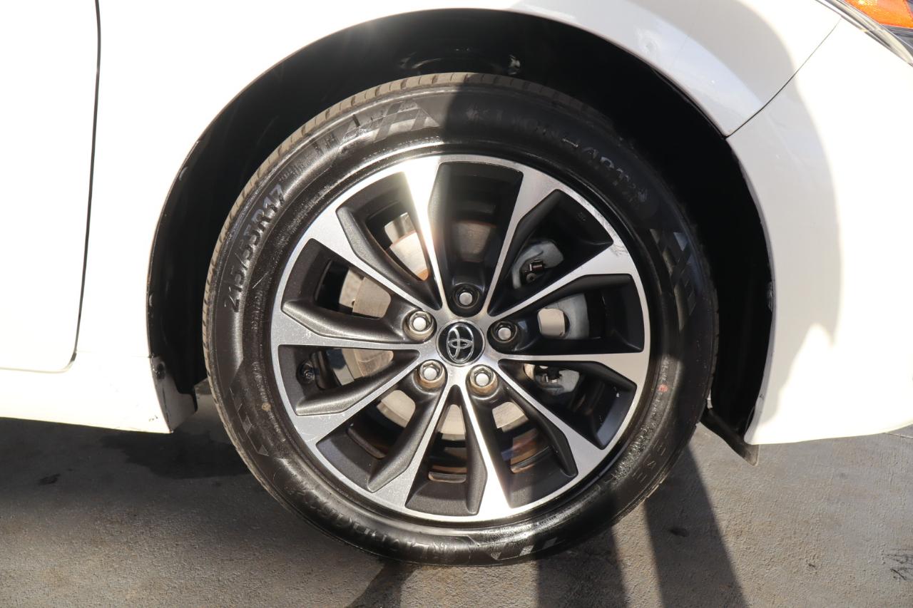 Toyota Avalon 4dr Sdn XLE Premium (Natl) 2016