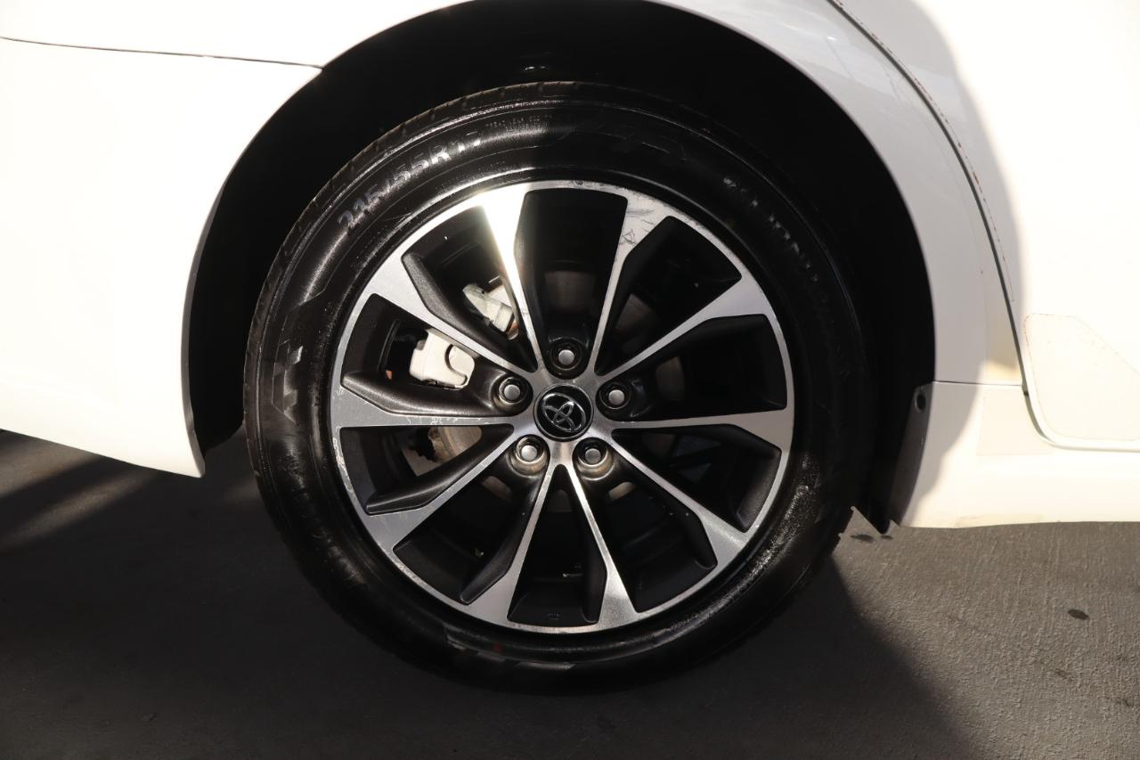 Toyota Avalon 4dr Sdn XLE Premium (Natl) 2016