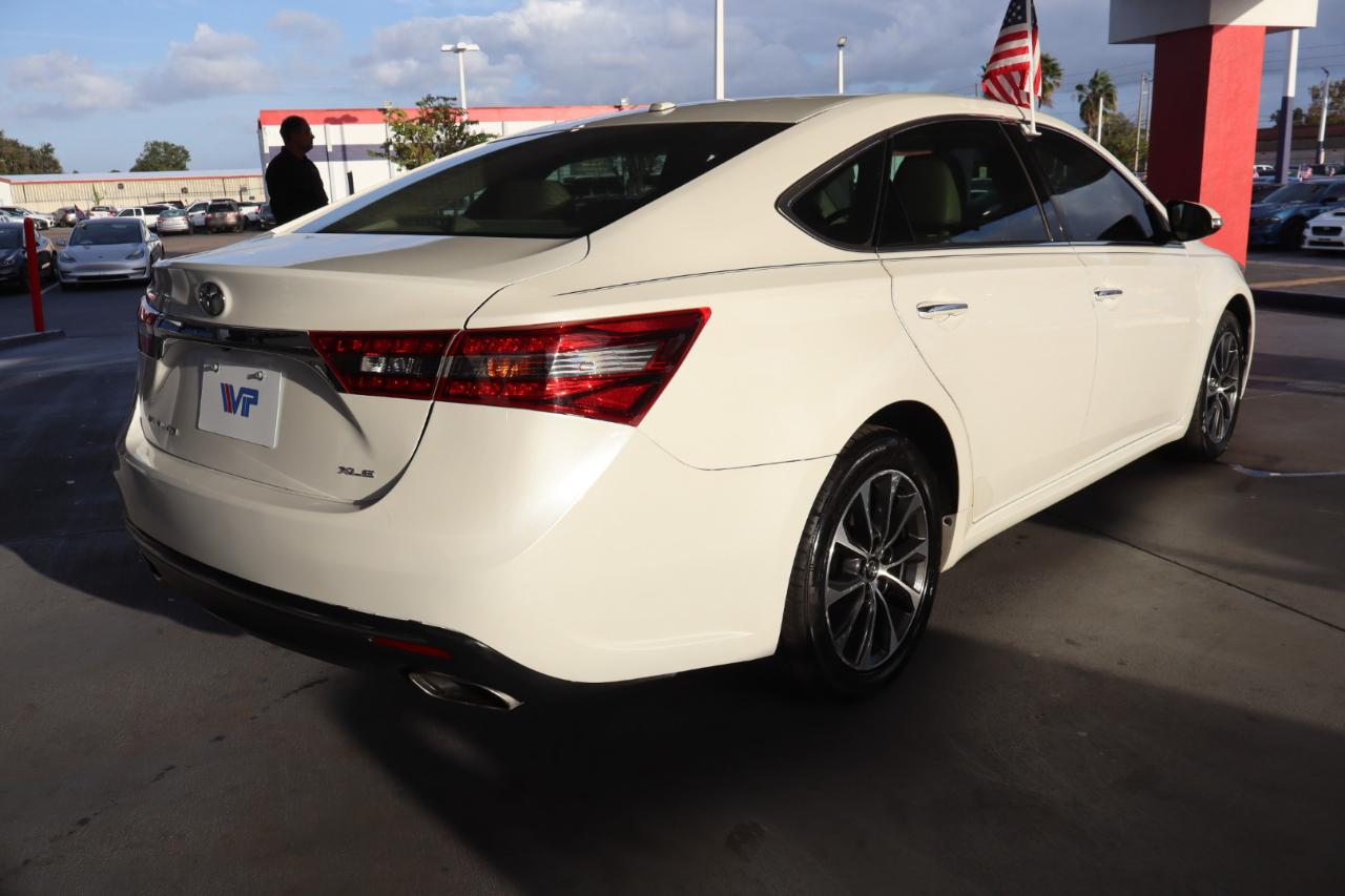 Toyota Avalon 4dr Sdn XLE Premium (Natl) 2016