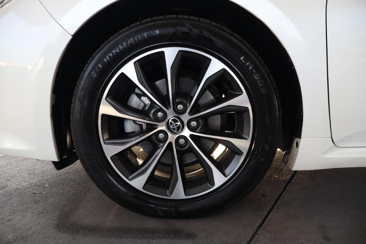 Toyota Avalon 4dr Sdn XLE Premium (Natl) 2016