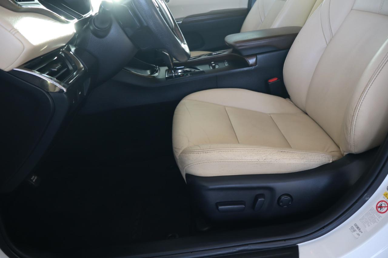 Toyota Avalon 4dr Sdn XLE Premium (Natl) 2016