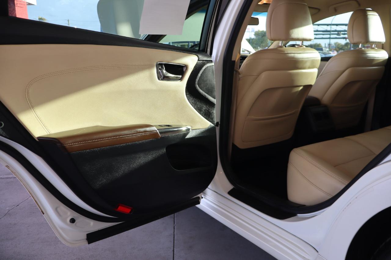 Toyota Avalon 4dr Sdn XLE Premium (Natl) 2016