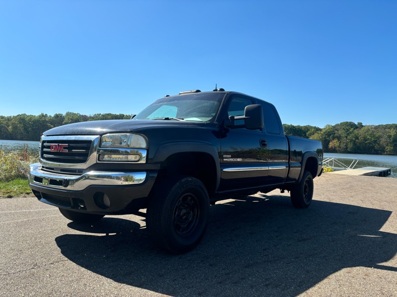 2003 GMC Sierra 2500HD Ext. Cab Long Bed 4WD