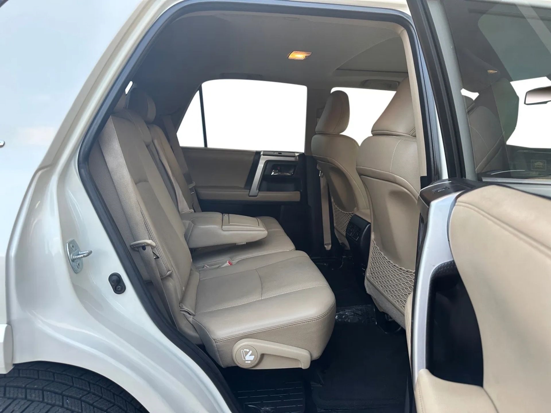 Toyota 4Runner RWD 4dr V6 SR5 Premium (Natl) 2015