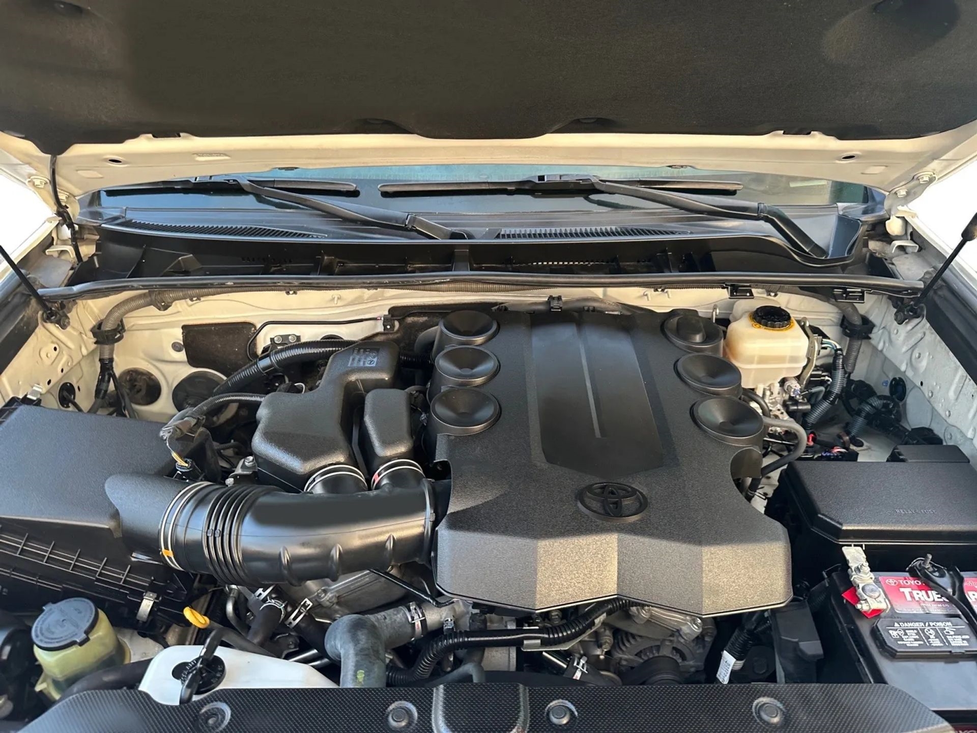 Toyota 4Runner RWD 4dr V6 SR5 Premium (Natl) 2015