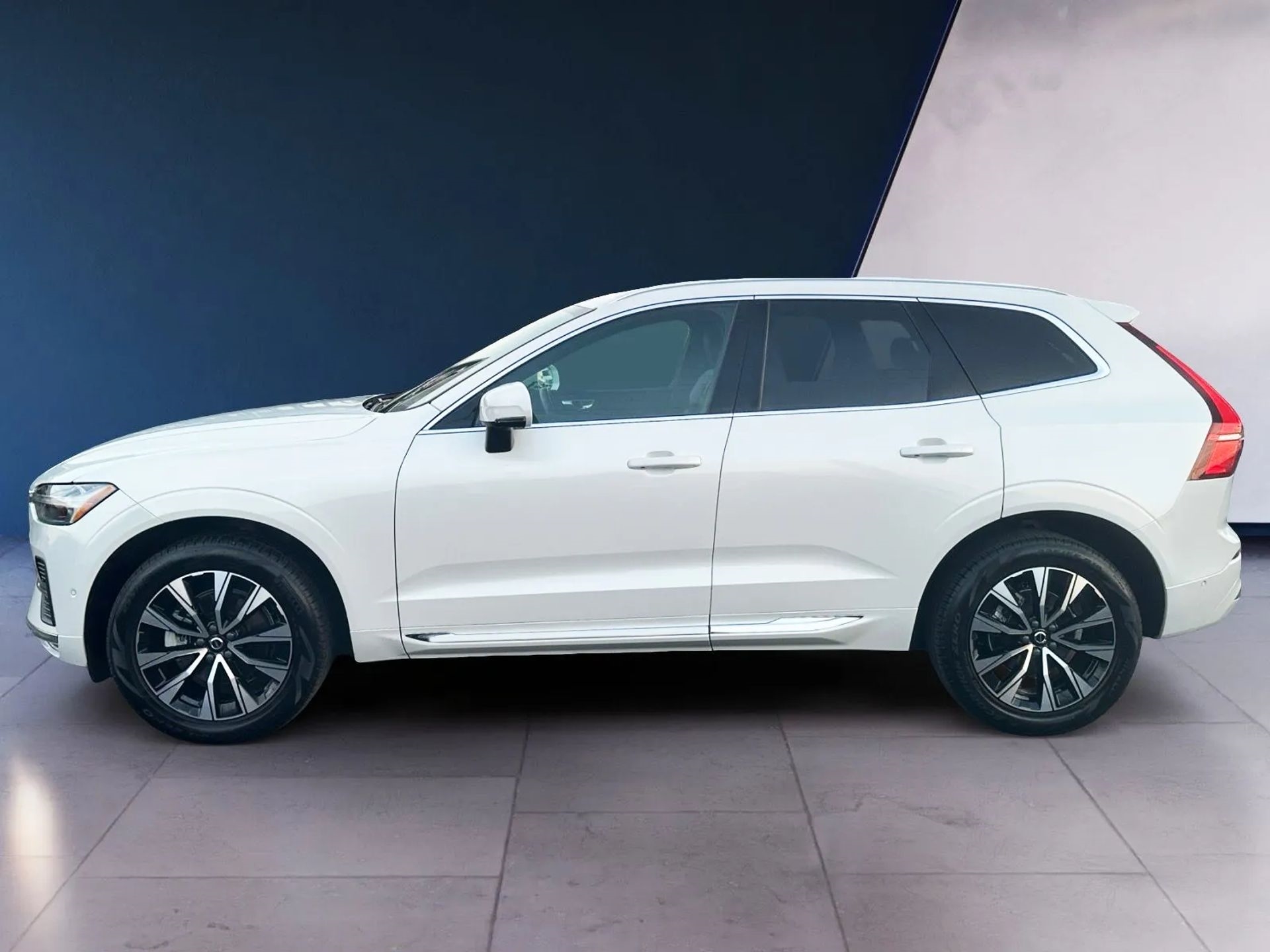 Volvo XC60 B5 FWD Plus Bright Theme 2023